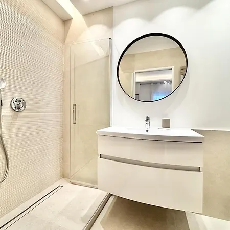 2 Bedrooms & 2 Bathrooms - 24p2 Lejlighed Cannes