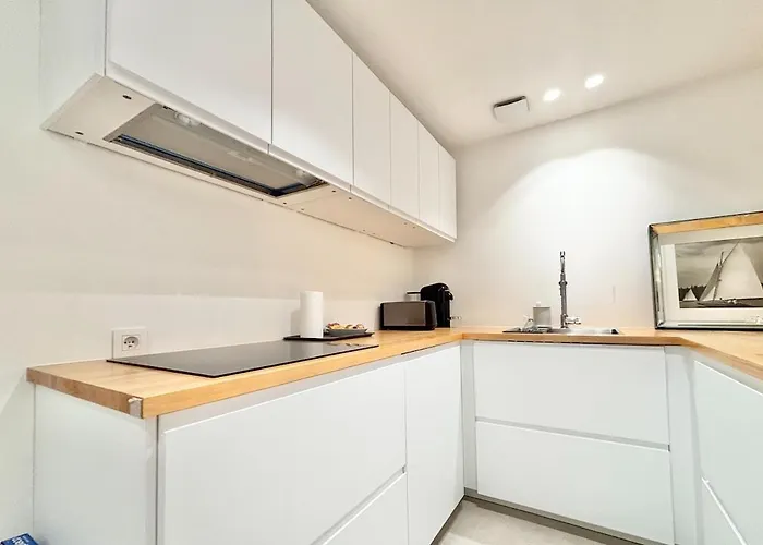 Appartement 2 Bedrooms & 2 Bathrooms - 24p2