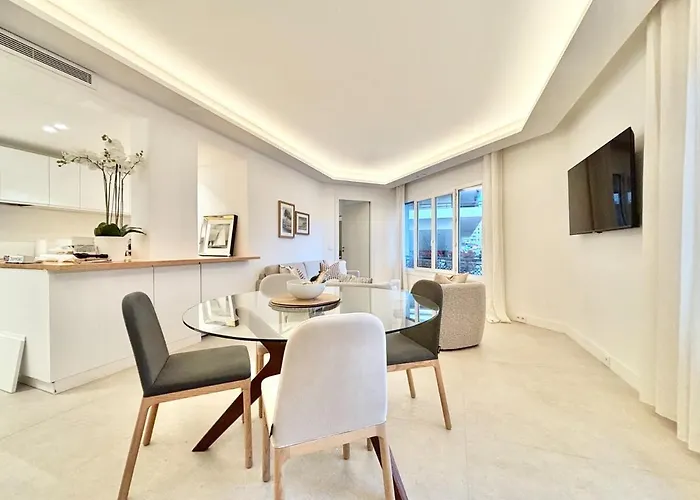 Appartement 2 Bedrooms & 2 Bathrooms - 24p2