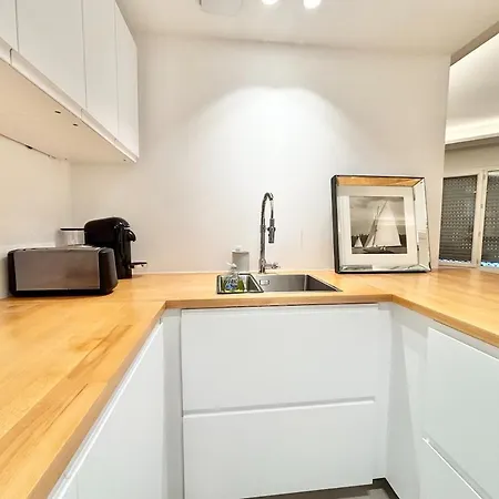 2 Bedrooms & 2 Bathrooms - 24p2