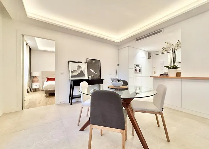 2 Bedrooms & 2 Bathrooms - 24p2 * Cannes